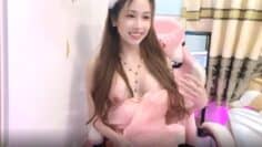 Gái Việt show hàng thủ dâm trực tiếp trên live