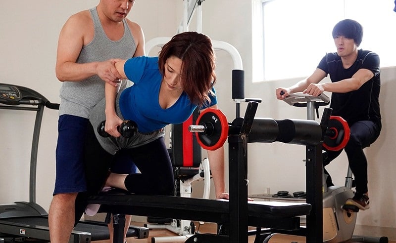 sex ngoại tình chồng phát hiện vợ ngoại tình với huấn luyện viên thể hình